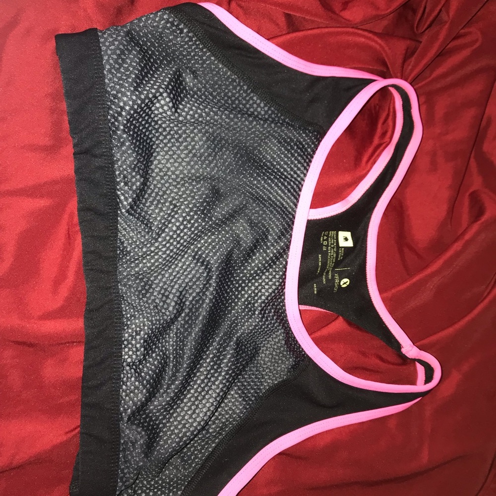 SPORTS BRA